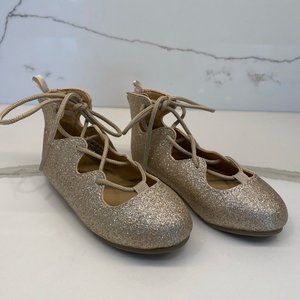 Girls Carter's Golden Glitter Flats, size 7